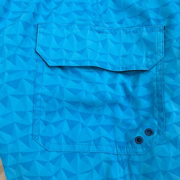 Under Armour mens swim trunks - Picture 4 of 5